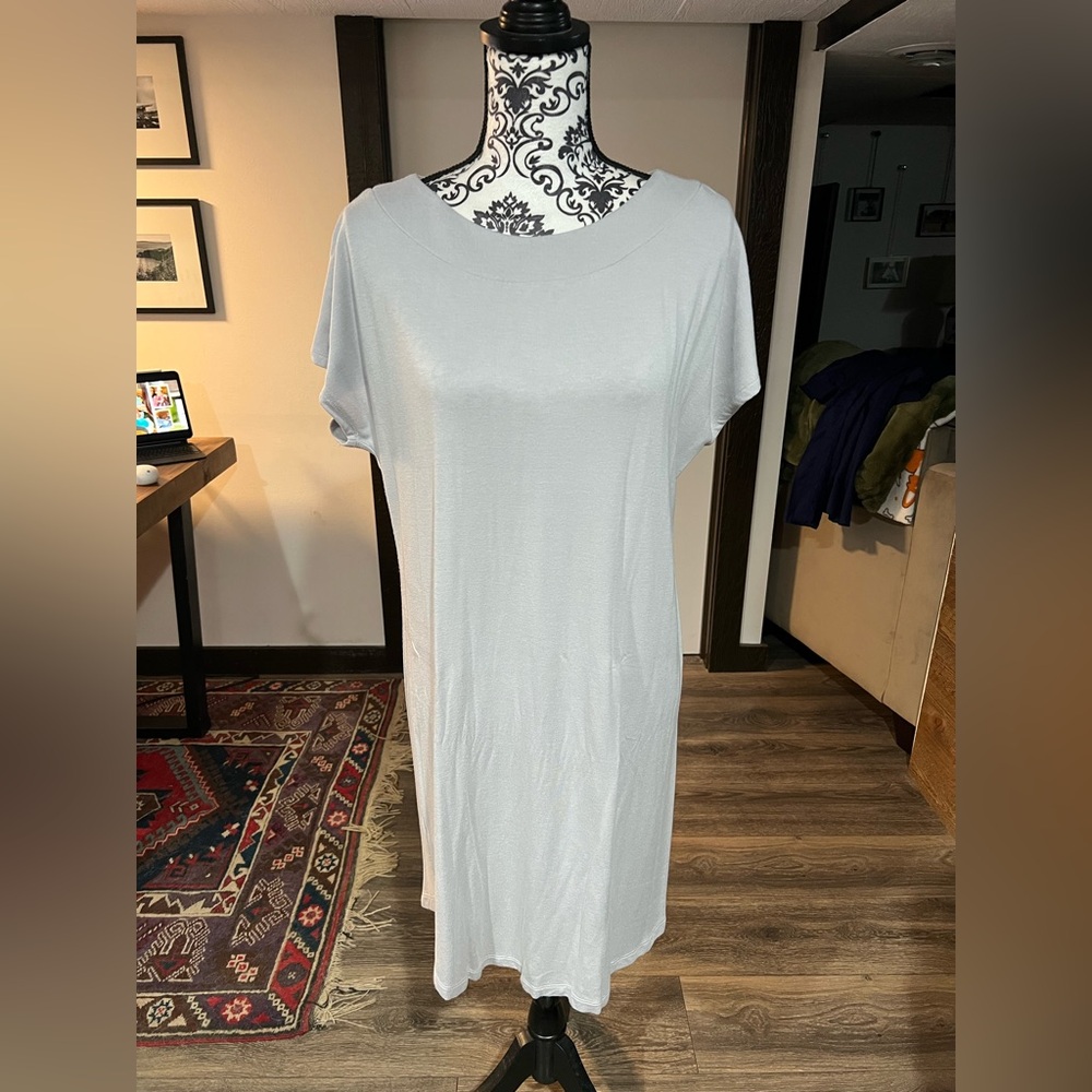 Lou & Gray dress
Length 35”
Chest 22”
